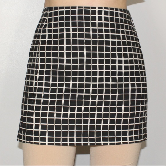 Dresses & Skirts - 🍓3for50 Square pattern black mini skirt